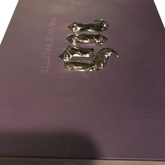 Urban Decay The Vice Eyeshadow Palette - Picture 4 of 5